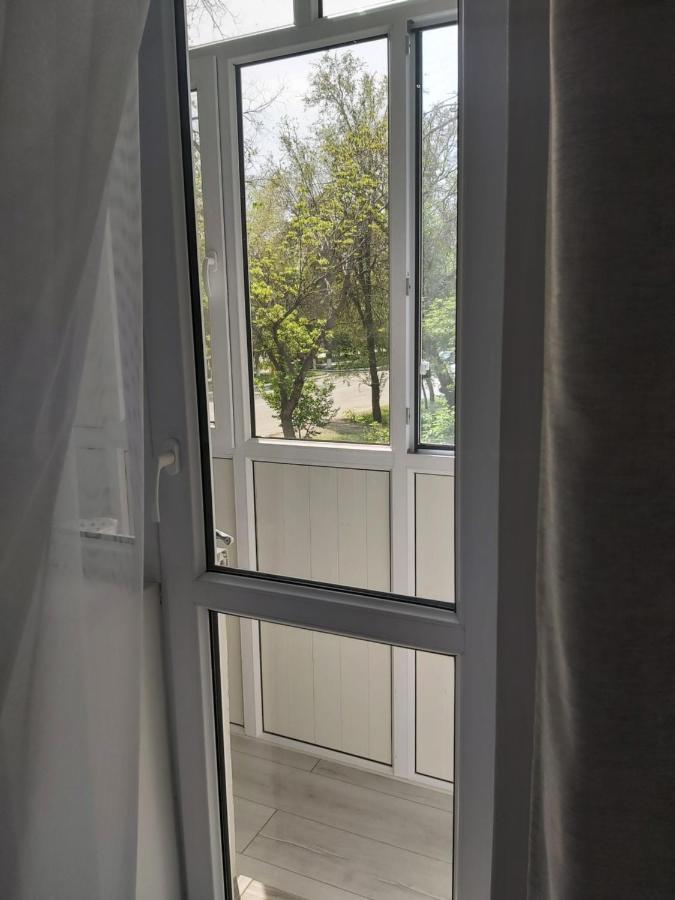 2-Х Комнатная Квартира Taraz Bagian luar foto